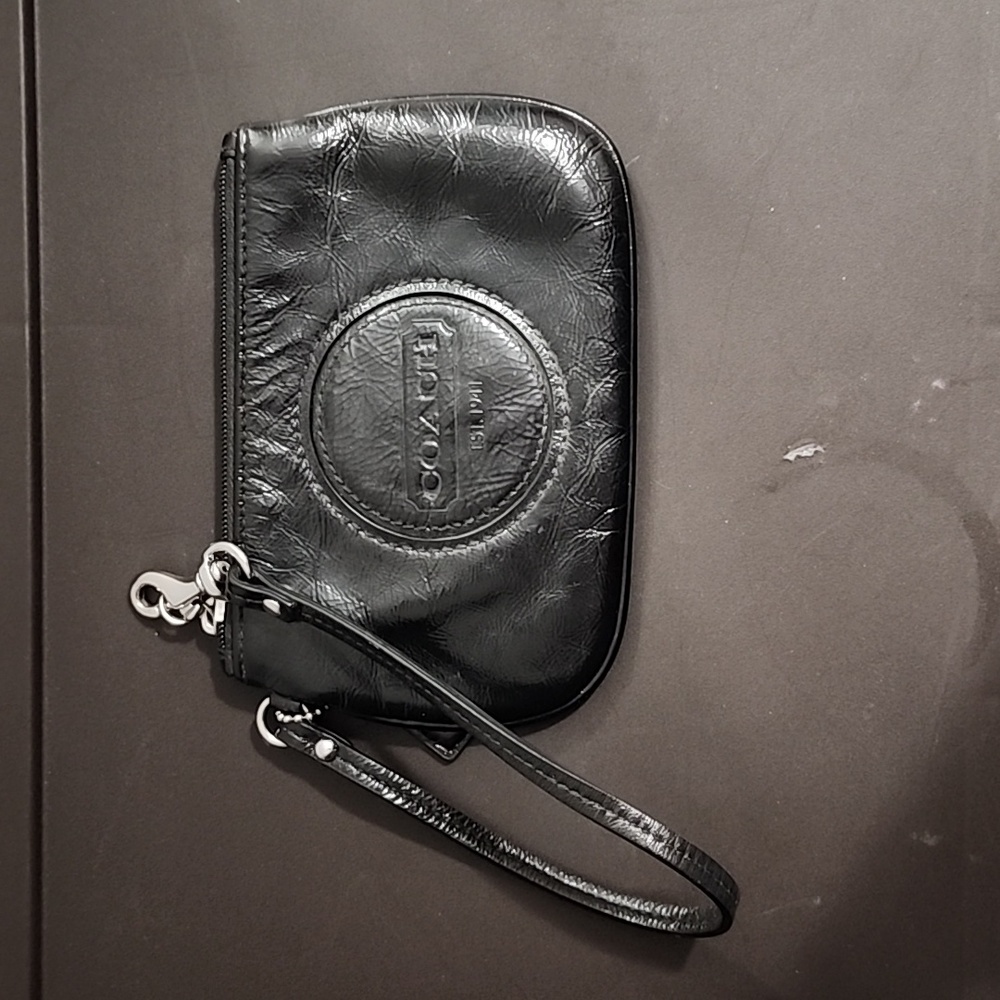 Cach Wristlet
